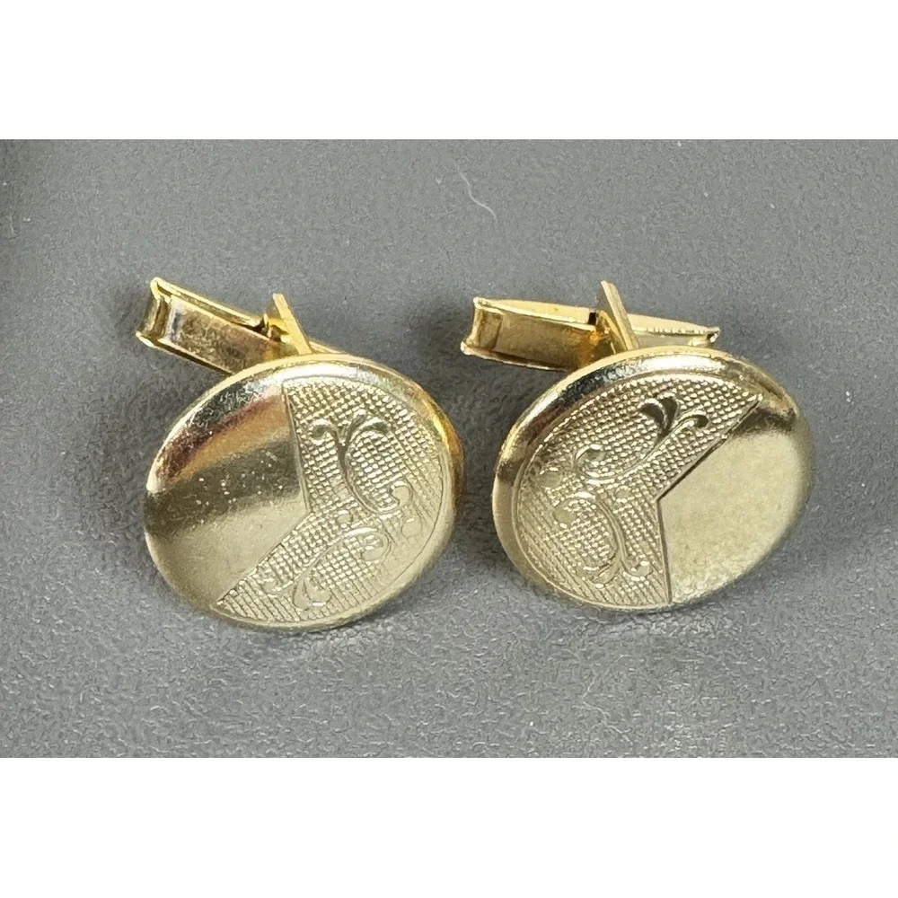 SHARP LOOKING PAIR OF GOLDTONE‎ UNISEX CUFFLINKS NICE DESIGN